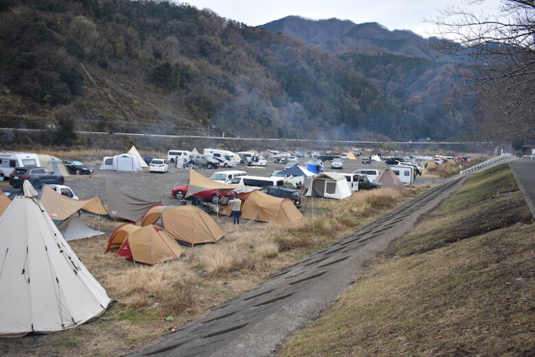 中津川河川敷
